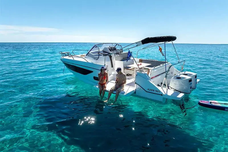 Alquiler de barcos para excursiones por las mejores calas